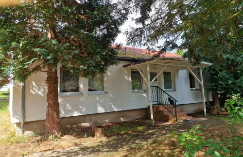 Bungalow 2 - 4-Raum-Wohnung mit Küche und 2 WC Duschen in Ohrdruf-Crawinkel - Photo 1