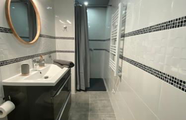 Les Chalets Bambi & Jacuzzi privatif - Foto 29