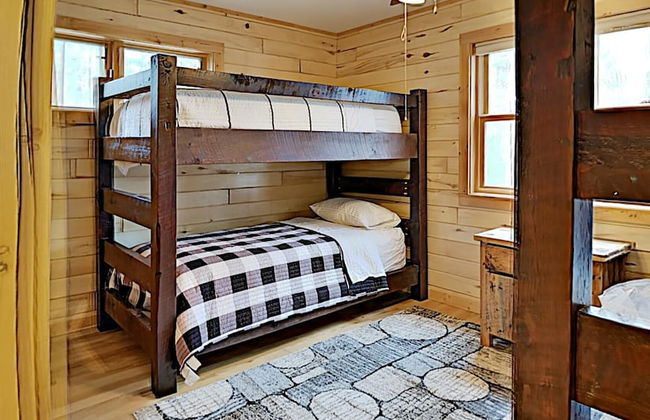 Sunset Cove Cabin On Lake Grindstone - Photo 8