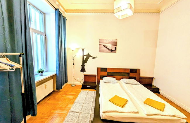 Mosaic Center Apartments - Photo 24