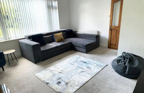 Spacious 15 Guest Home With 9 Beds in Shirley - Photo 21