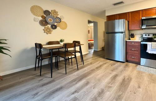 WiFi - Pet Friendly - Laundry - Short - Long Term - Foto 19