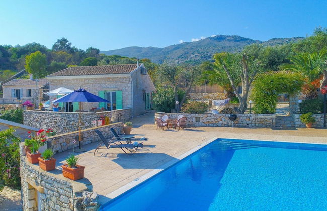 Villa Helona in Lithiasmenos - Photo 9