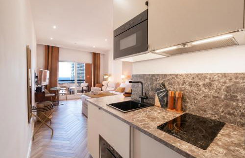 MONACO Border LUXURY SUITE - SEA VIEW - POOL - Foto 8