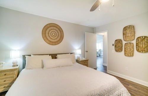 Beachfront Saint Helena Island Condo with Amenities! - Foto 16