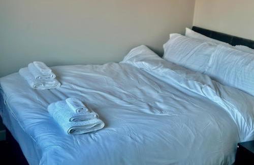 Luxurious Wolverhampton Retreat with 4 Bedrooms - Foto 12