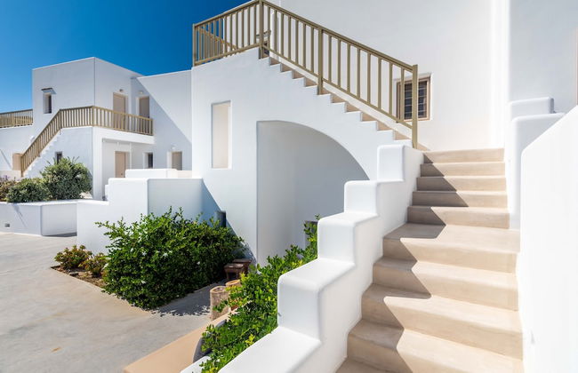 Milia Gi Suites - Photo 48