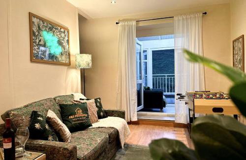 Joyful Jungle Jewel wBalcony & Foozeball-Ferndale - Foto 11