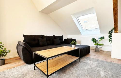 Suite-Apartment zentral in Krefeld mit hohen Decken - Foto 2