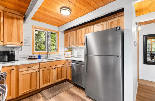 Black Butte Ranch Modern A-Frame Retreat, sleeps 8 - Foto 29