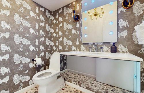 Lounge Poolside Scottsdale Gem with Game Room! - Foto 25