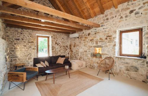 Maison Laurel - Beautiful Stone Estate With Private Pool, Near Split and Omiš - Foto 1