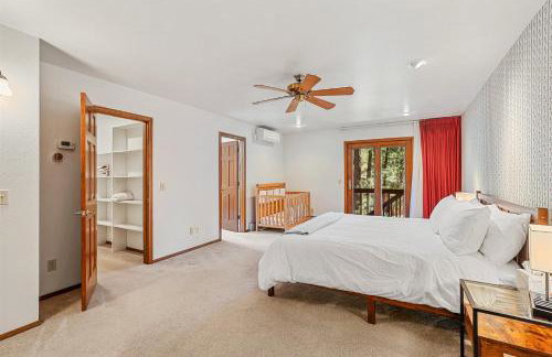 Pristine Cabin on Wooded Lot. Fantastic Location Pool Table - Foto 18