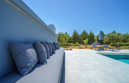 Nostra Terra Villa, 2-acre Secluded Nature Escape with Heated Pool, By ThinkVilla - Foto 17