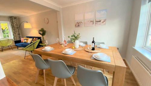 Redhill Town Centre 3 bed House near Gatwick Airport, easy commute to London - Foto 4