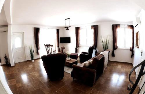 Villa Ludilo mit 4 Apartments in Poljica - Marina bei Trogir Split - Photo 15