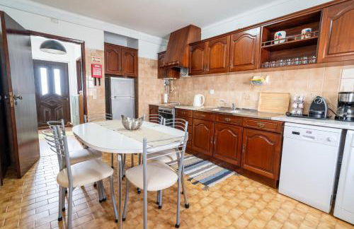 Nazare with Garden and Barbecue - Photo 33