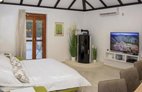 Villa Gabriel - Three Bedroom Villa with Outdoor Pool - Foto 8