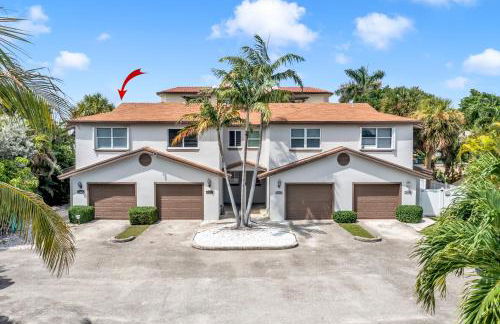 Lux 3 bedroom townhouse 1 block from the beach - Photo 3