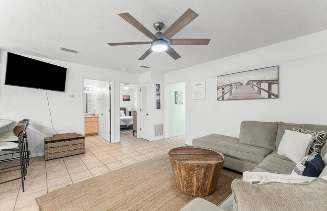 Lux min to Beach and Hospital with Hot Tub - Foto 35