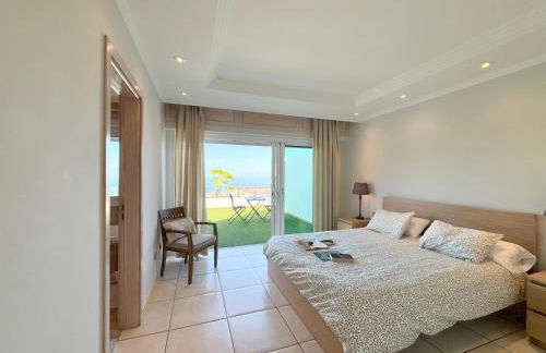 Villa Amorio a spacious modern getaway with a private heated pool & Sea Views - Foto 19