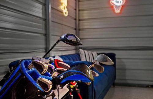 5BR w Pool, Golf Simulator, Game Room & EV Charger - Foto 57