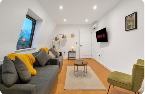 2 Bedroom Flat By Key Light Properties Short Lets & Serviced accommodation two minutes walk from Canada Water Station - Great for Contractors, Group and Family - Foto 54