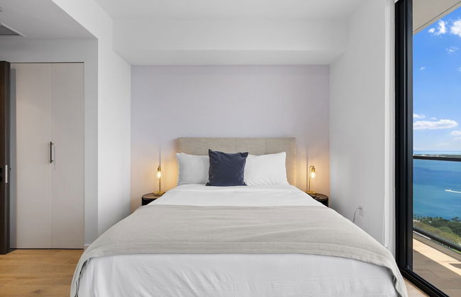 Luxurious Condo Downtown Miami Heart - Photo 2