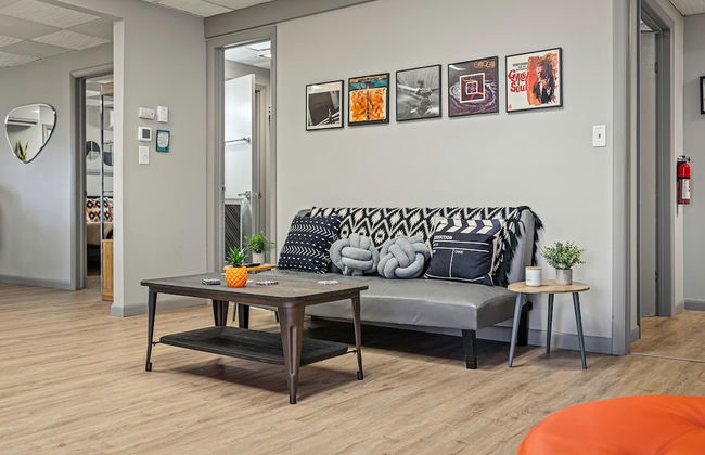 Emerald Bluff by Avantstay Lake Views Deck Fire Pit Game Room - Photo 15