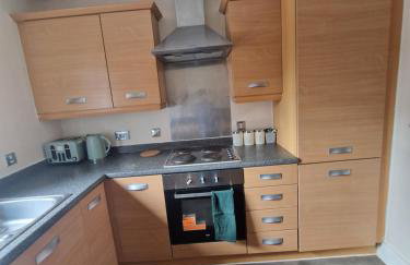 Birmingham City Centre Cosy 2 Double Bedroom Apartment Free Parking Workspace and close to O2 Arena - Photo 13