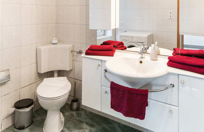 Serene Holiday Home in Naumburg near River - Foto 19