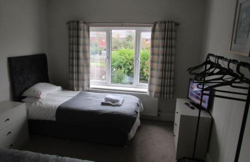 Large 4 bed detached house with parking - Foto 65