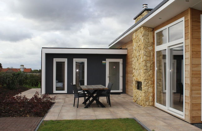 Chic Home With Sauna - Photo 33