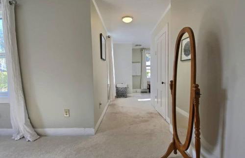 Historic Colonial Pool Walk to Town - Foto 16