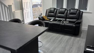 Aurang House, 1 Bedroom, with Kitchen, 55" Flat TV, Private Parking - Foto 3