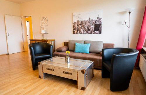 Fewo Art City-Studio Kassel 2, groß, modern, citynah, 3 Schlafzimmer, 2 Bäder, kostenfreie Parkplätze, 2 Süd-Balkons, Herkulesblick - Foto 1