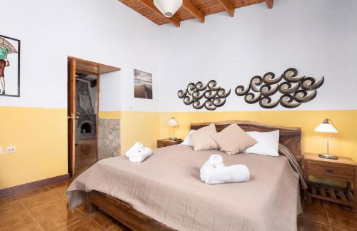 Home2Book Quiet Villa with Private Pool - Photo 18