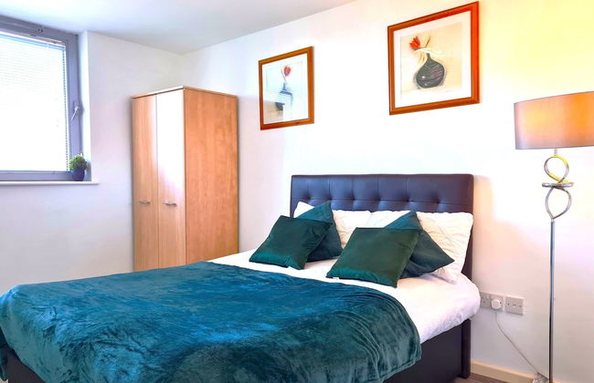 2 bedroom Central Flat with Parking - Foto 1