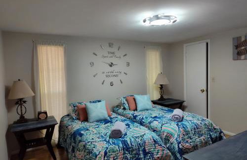 Comfortable Stay- Fully Stocked Home & Coffee Bar- All Essentials Provided - Photo 8