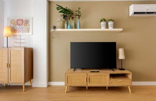 WintowinRentals Modern Apartment with Private Indoor Patio in Málaga - Foto 14