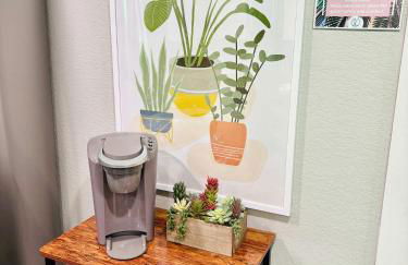 3 bed home with huge yard near Hidden Lake - Foto 6