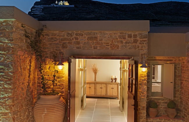 Themonies Luxury Suites - Photo 25