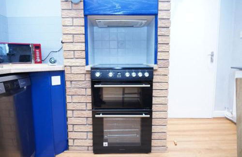 Charming 3 Bed Bungalow Parking & Wifi Business and Leisure by Jesswood Properties - Foto 22