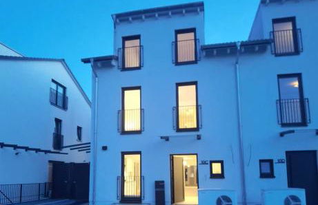 Modernes Neubauhaus ca 200 qm Nähe vom Flughafen - Foto 39