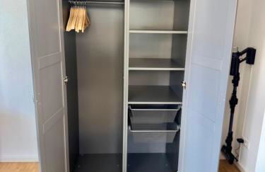 Modernes Appartement "ALTE MÄDCHENSCHULE", inkl Stellplatz, E-Bike Ladestation, Boxspringbett, Business, 2 Personen, gratis Kaffee und Tee, WLAN - Foto 15