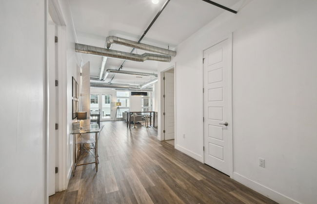 Cowboy Muse | RiNo Art Lofts - Foto 29