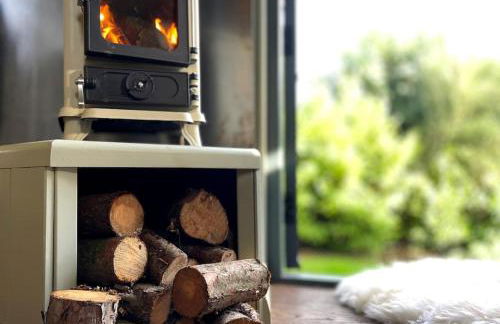 Romantic Retreat - Luxury Shepherds Hut + Hot Tub! - Foto 20