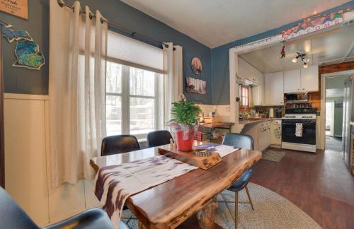 Family-Friendly Cabin Walk to Lake Access! - Foto 8