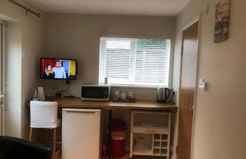 Studio-2 Staines,Heathrow, London-own entrance - Foto 14