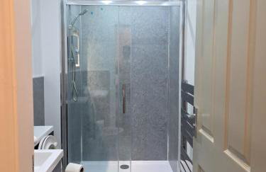 Anfield 4 min walk Sleeps 7 4BR 5Bed 3Bathrooms - Photo 46